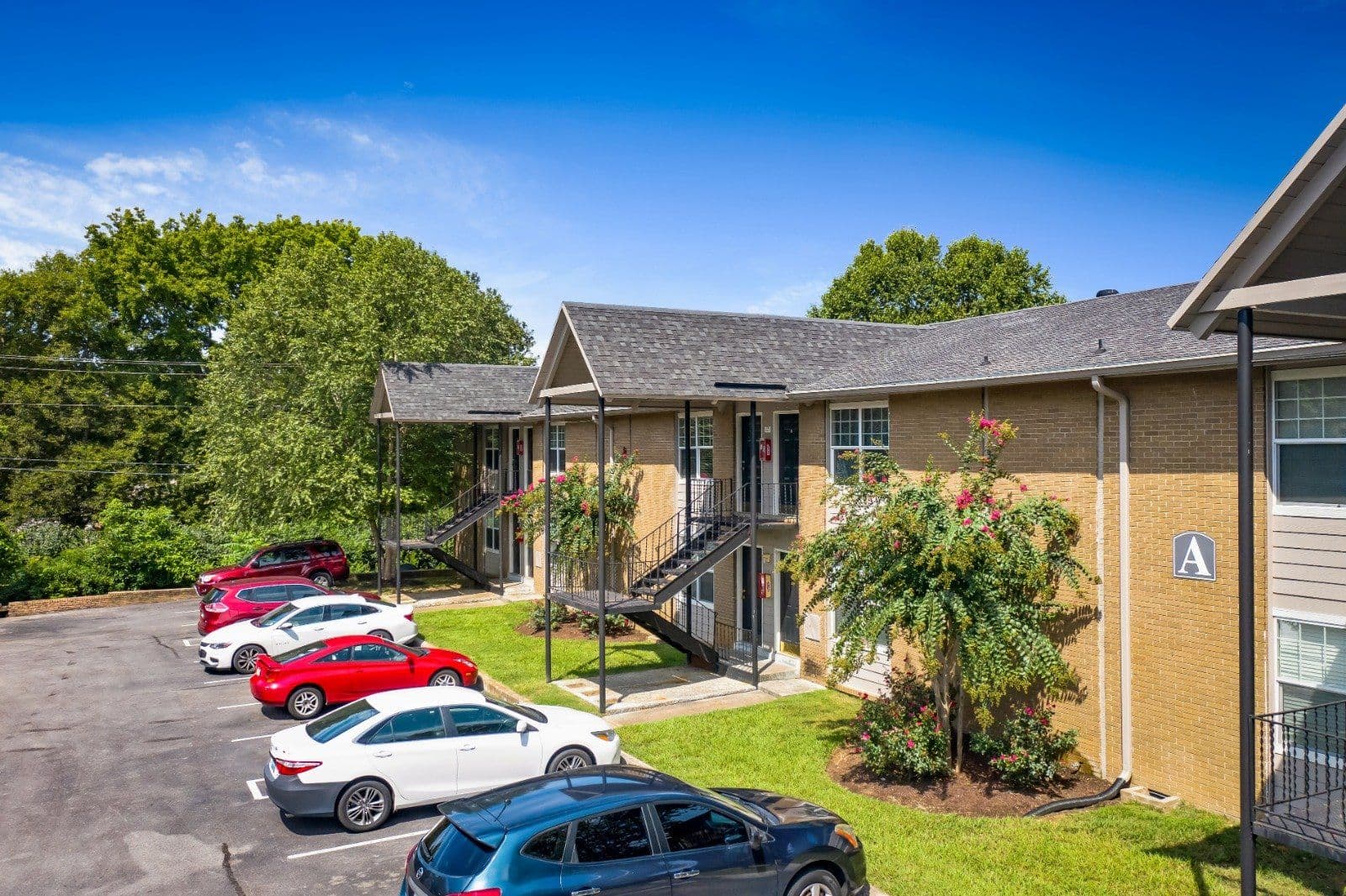 Maple Creek Apartments building exterior